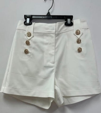 WHITE BOTTON ELEGANT SHORTS