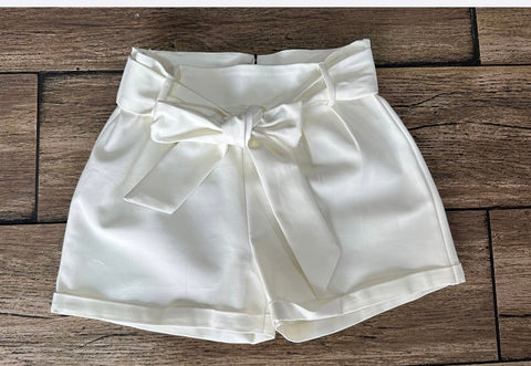 HI WAIST WHITE SHORT